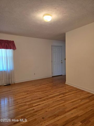 214 E Bladen Street, Bladenboro, NC 28320