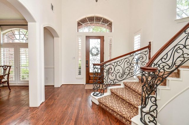 19 Ambleside Crescent Drive, Sugar Land, TX 77479