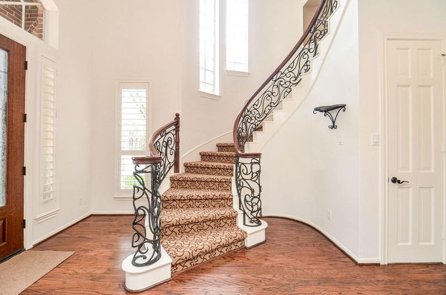19 Ambleside Crescent Drive, Sugar Land, TX 77479
