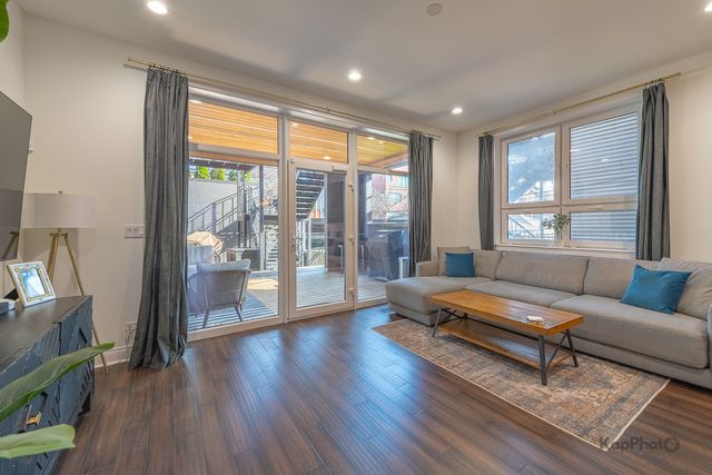 2646 W Augusta Boulevard 1, Chicago, IL 60622