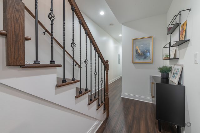 2646 W Augusta Boulevard 1, Chicago, IL 60622