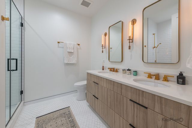 2646 W Augusta Boulevard 1, Chicago, IL 60622