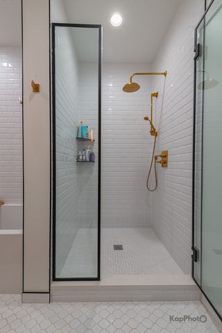 2646 W Augusta Boulevard 1, Chicago, IL 60622