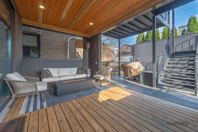 2646 W Augusta Boulevard 1, Chicago, IL 60622