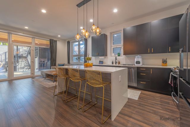 2646 W Augusta Boulevard 1, Chicago, IL 60622