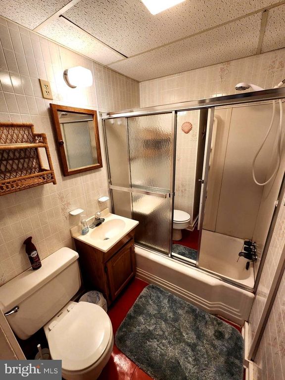 Image 15 of property listing at 110 10TH ST #1, Ocean City, MD 21842