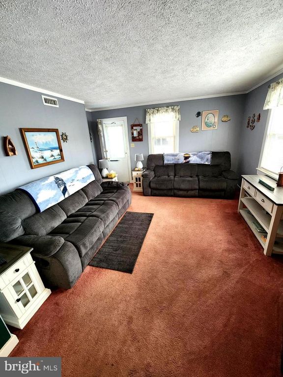 Image 5 of property listing at 110 10TH ST #1, Ocean City, MD 21842