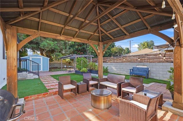 7453 Blewett Avenue, Lake Balboa, CA 91406