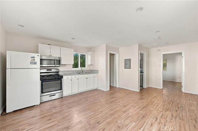 7453 Blewett Avenue, Lake Balboa, CA 91406
