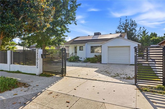 7453 Blewett Avenue, Lake Balboa, CA 91406