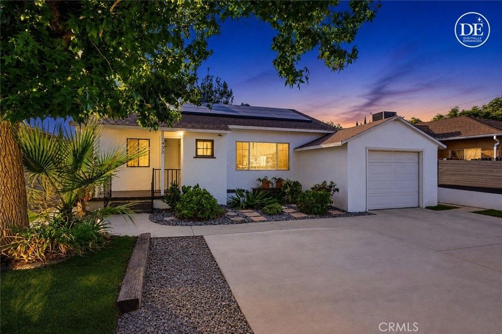 7453 Blewett Avenue, Lake Balboa, CA 91406 — exterior