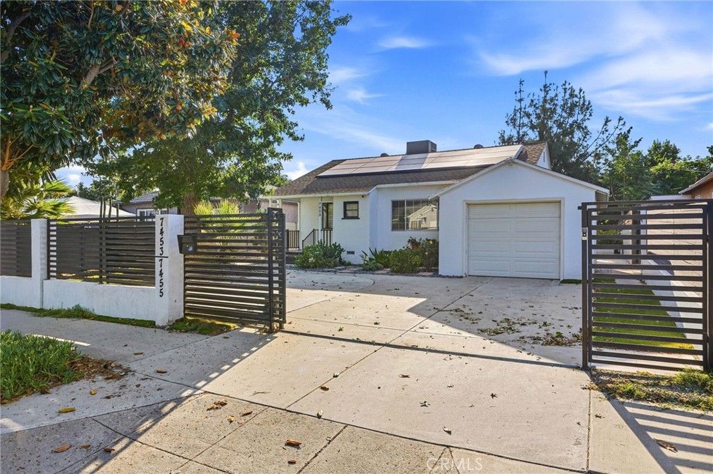 7453 Blewett Avenue, Lake Balboa, CA 91406