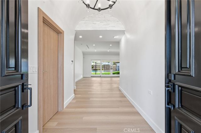 19510 Merridy, Northridge, CA 91324