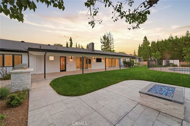 19510 Merridy, Northridge, CA 91324