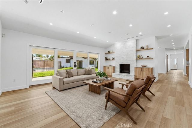 19510 Merridy, Northridge, CA 91324