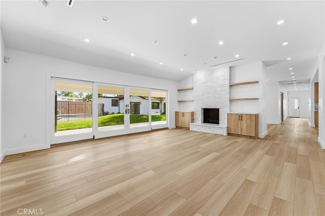 19510 Merridy, Northridge, CA 91324