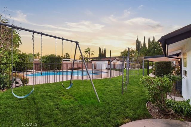 19510 Merridy, Northridge, CA 91324