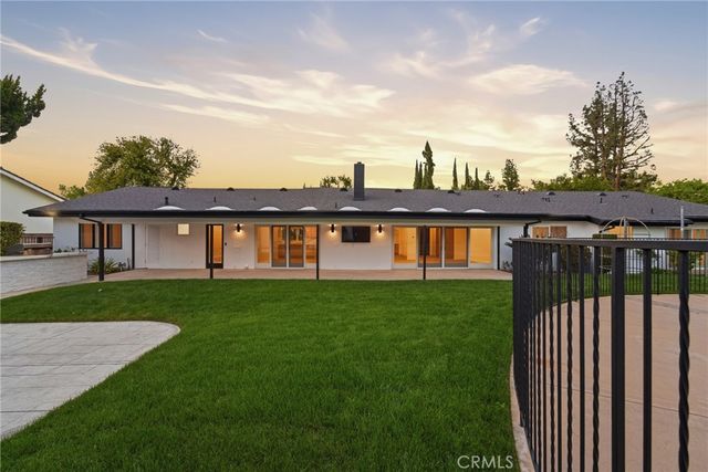 19510 Merridy, Northridge, CA 91324