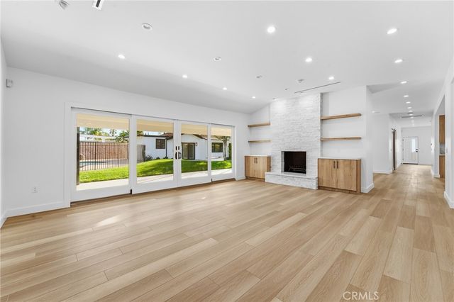 19510 Merridy, Northridge, CA 91324