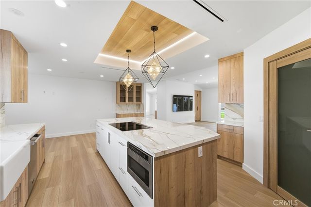 19510 Merridy, Northridge, CA 91324