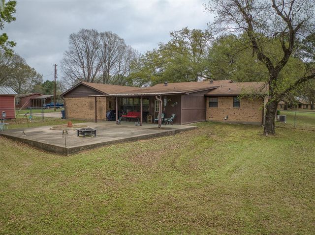 397 County Road 1500, Crockett, TX 75835