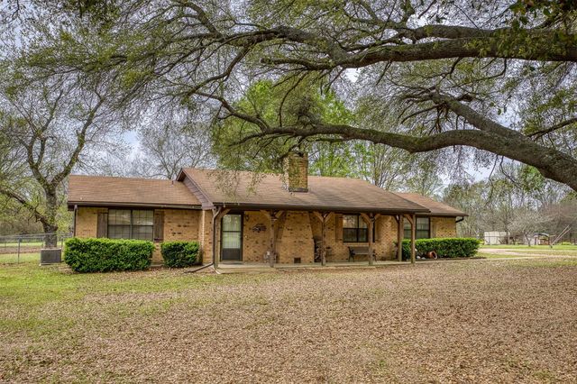 397 County Road 1500, Crockett, TX 75835