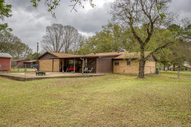 397 County Road 1500, Crockett, TX 75835