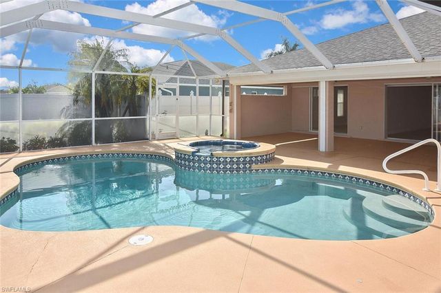 601 SE 15th TER, Cape Coral, FL 33990