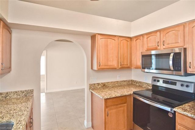 601 SE 15th TER, Cape Coral, FL 33990