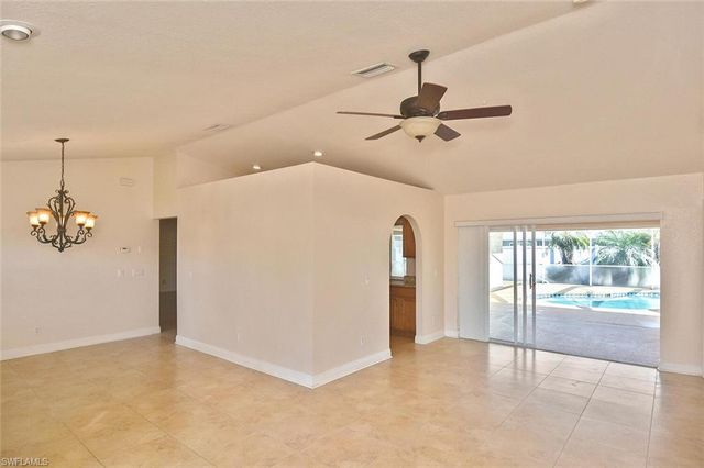 601 SE 15th TER, Cape Coral, FL 33990