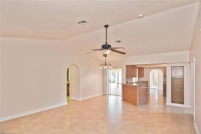 601 SE 15th TER, Cape Coral, FL 33990