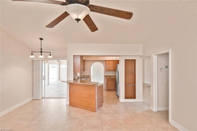 601 SE 15th TER, Cape Coral, FL 33990