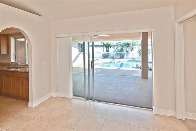 601 SE 15th TER, Cape Coral, FL 33990