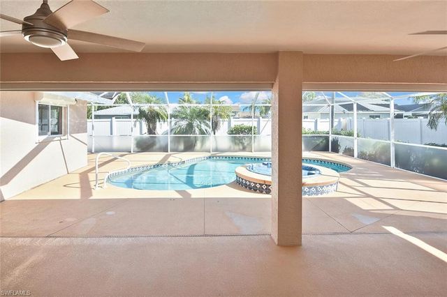 601 SE 15th TER, Cape Coral, FL 33990