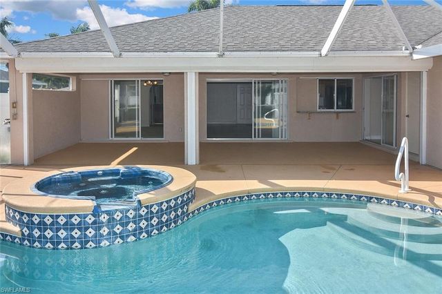 601 SE 15th TER, Cape Coral, FL 33990