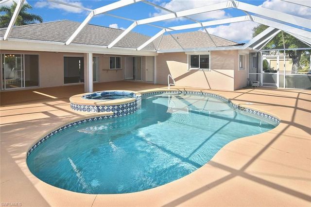 601 SE 15th TER, Cape Coral, FL 33990