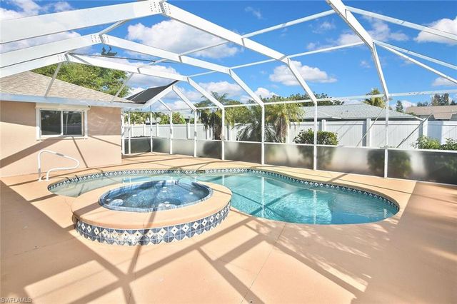 601 SE 15th TER, Cape Coral, FL 33990