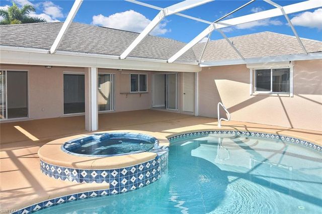 601 SE 15th TER, Cape Coral, FL 33990