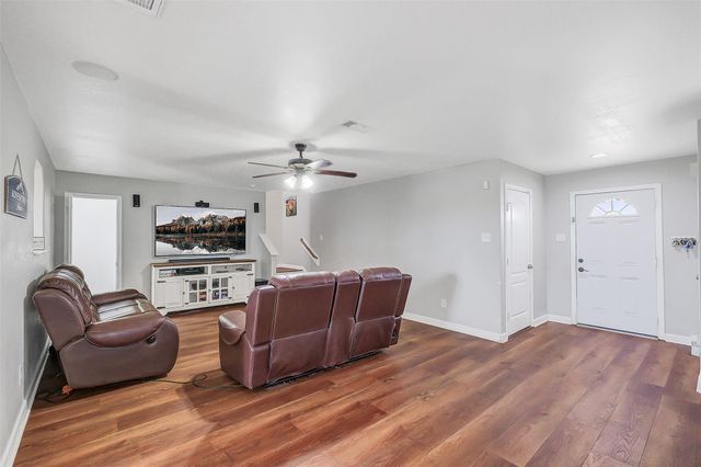 9002 Kerry Prairie Lane, Richmond, TX 77407