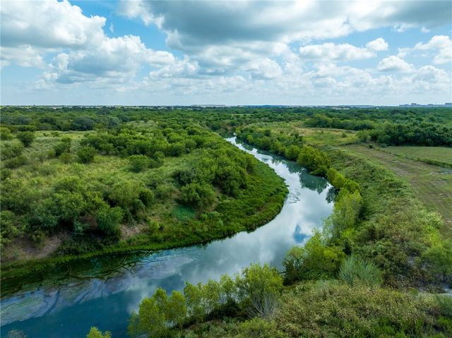 643 N Pirate Blvd, Sinton, TX 78387