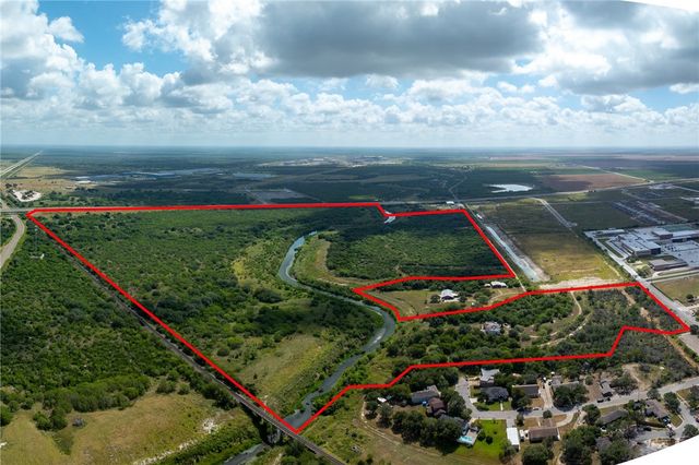 643 N Pirate Blvd, Sinton, TX 78387