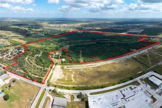 643 N Pirate Blvd, Sinton, TX 78387