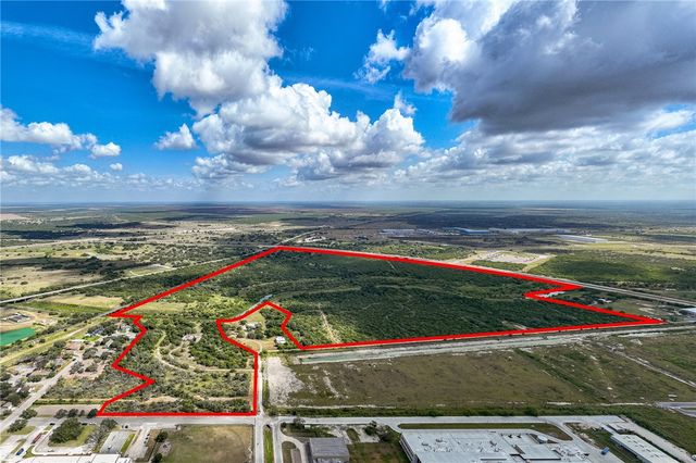 643 N Pirate Blvd, Sinton, TX 78387