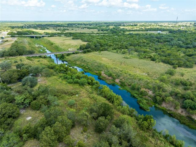 643 N Pirate Blvd, Sinton, TX 78387