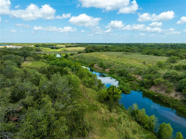 643 N Pirate Blvd, Sinton, TX 78387