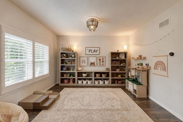 8813 Marquette Street, St. John, IN 46373