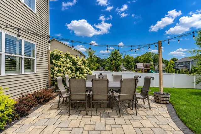 8813 Marquette Street, St. John, IN 46373