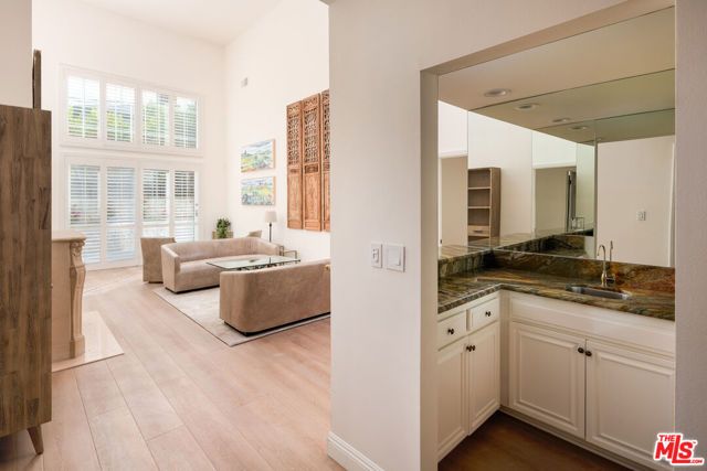 2337 Fox Hills Drive 102, Los Angeles, CA 90064