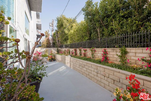 2337 Fox Hills Drive 102, Los Angeles, CA 90064