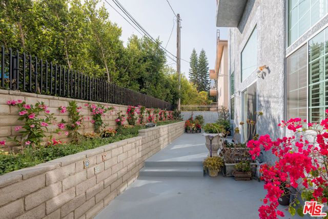 2337 Fox Hills Drive 102, Los Angeles, CA 90064